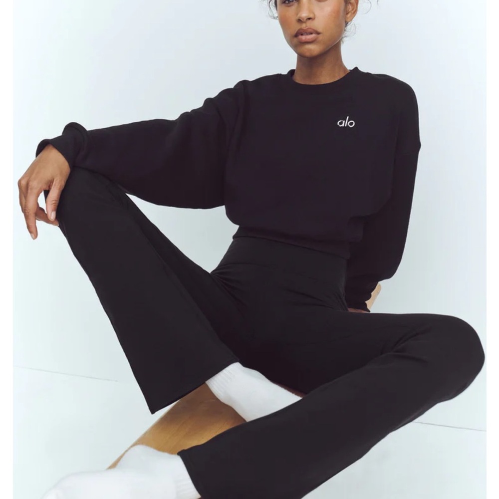 NWT ALO Yoga Women's Black Flare Pants